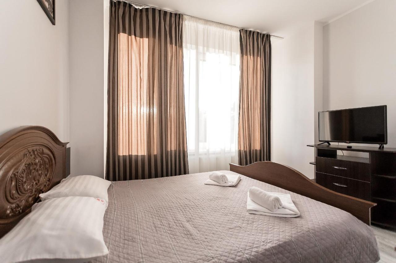 Sunlit Hotel อิวาโน-ฟรานกิฟสเก ภายนอก รูปภาพ