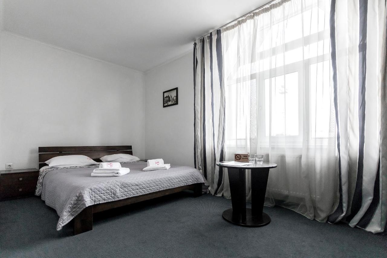 Sunlit Hotel อิวาโน-ฟรานกิฟสเก ภายนอก รูปภาพ