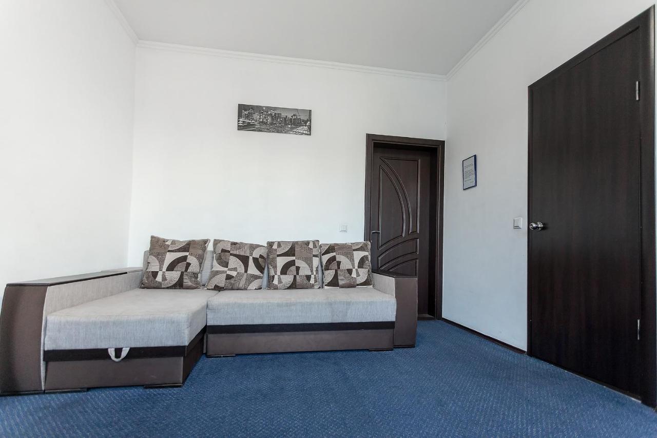 Sunlit Hotel อิวาโน-ฟรานกิฟสเก ภายนอก รูปภาพ