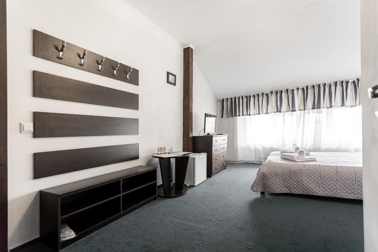 Sunlit Hotel อิวาโน-ฟรานกิฟสเก ภายนอก รูปภาพ
