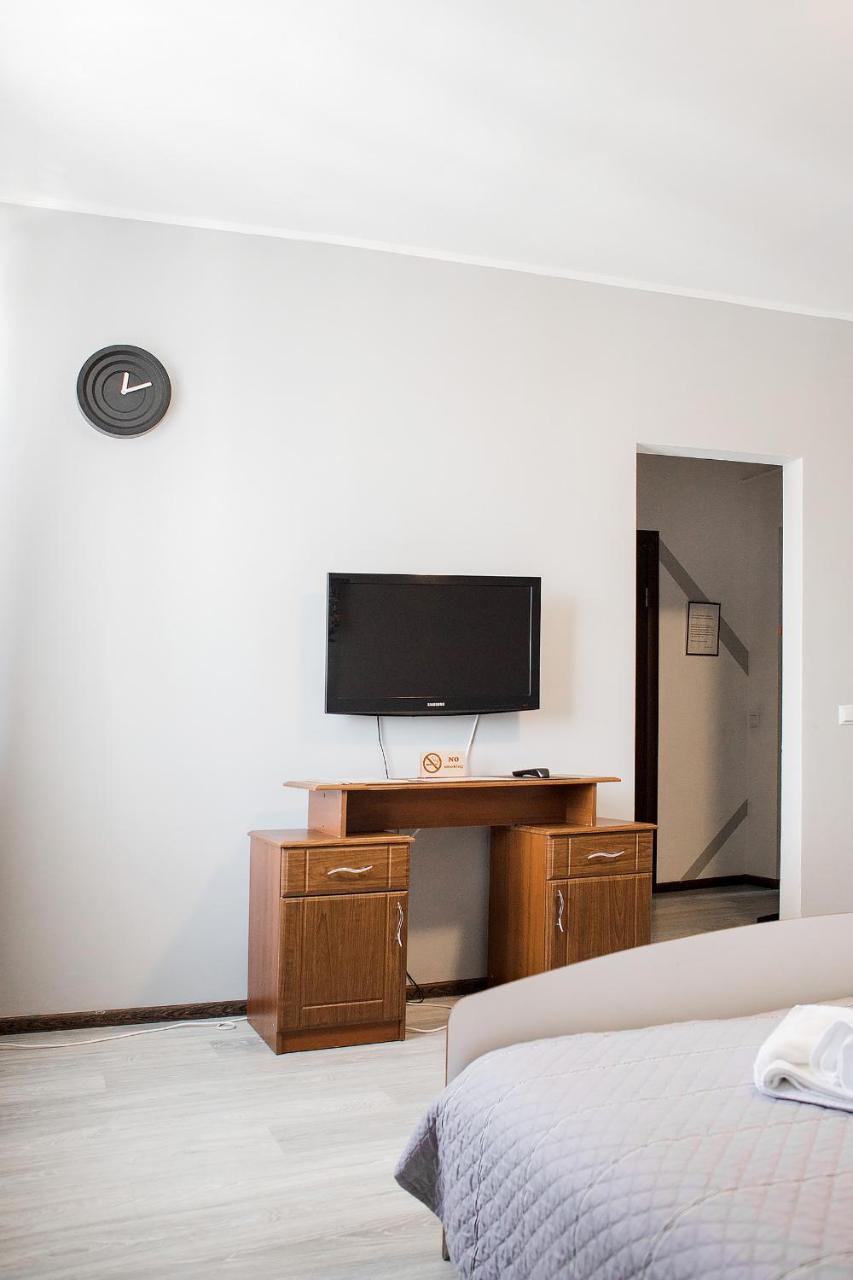 Sunlit Hotel อิวาโน-ฟรานกิฟสเก ภายนอก รูปภาพ