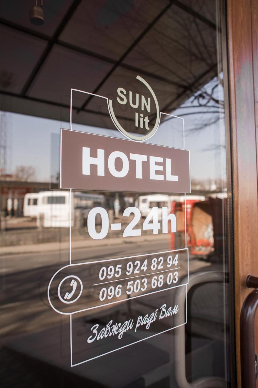 Sunlit Hotel อิวาโน-ฟรานกิฟสเก ภายนอก รูปภาพ