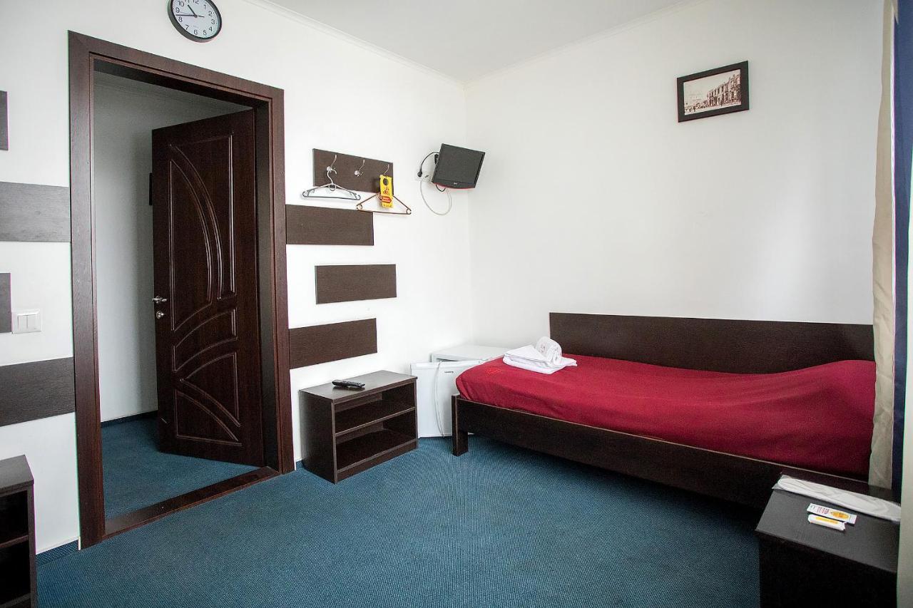 Sunlit Hotel อิวาโน-ฟรานกิฟสเก ภายนอก รูปภาพ
